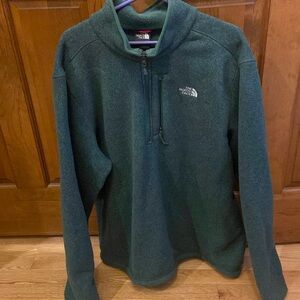 North face pull over